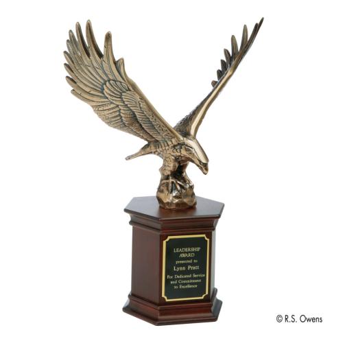 Awards and Trophies - Majestic Eagle Animals on Mahogany Metal Award
