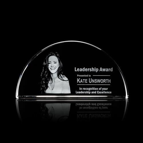 Awards and Trophies - Crystal Awards - Cheltenham 3D Peaks Crystal Award