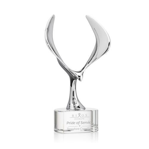 Awards and Trophies - Crystal Awards - Maverick Eagle Clear on Paragon Base Animals Crystal Award