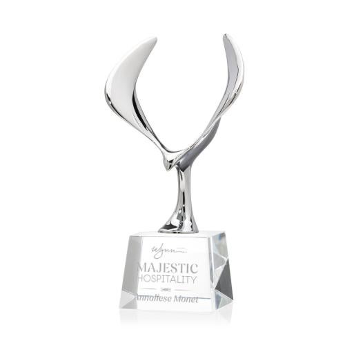 Awards and Trophies - Crystal Awards - Maverick Eagle Clear on Robson Base Animals Crystal Award