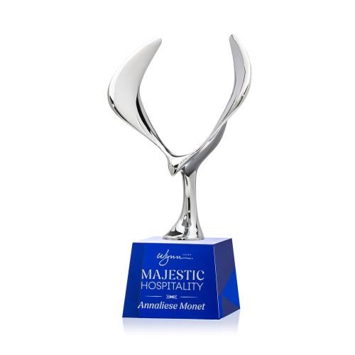 Awards and Trophies - Crystal Awards - Maverick Eagle Blue on Robson Base Animals Crystal Award